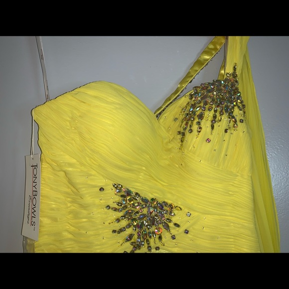 COPY - Tony bowls Prom Dress ,size 10 , yellow color size 10 - Picture 9 of 16